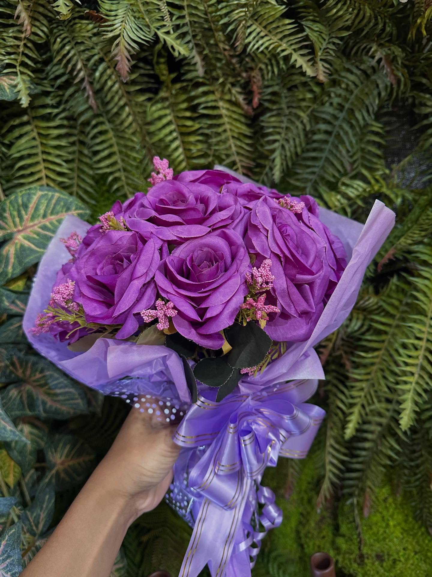 Bouquet Rosas Roxas